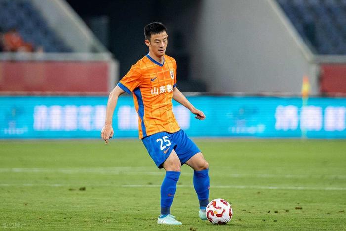 华体会体育在线-亚泰官方给球迷带来久违喜讯，确认新援将首秀踢蓉城，值得期待